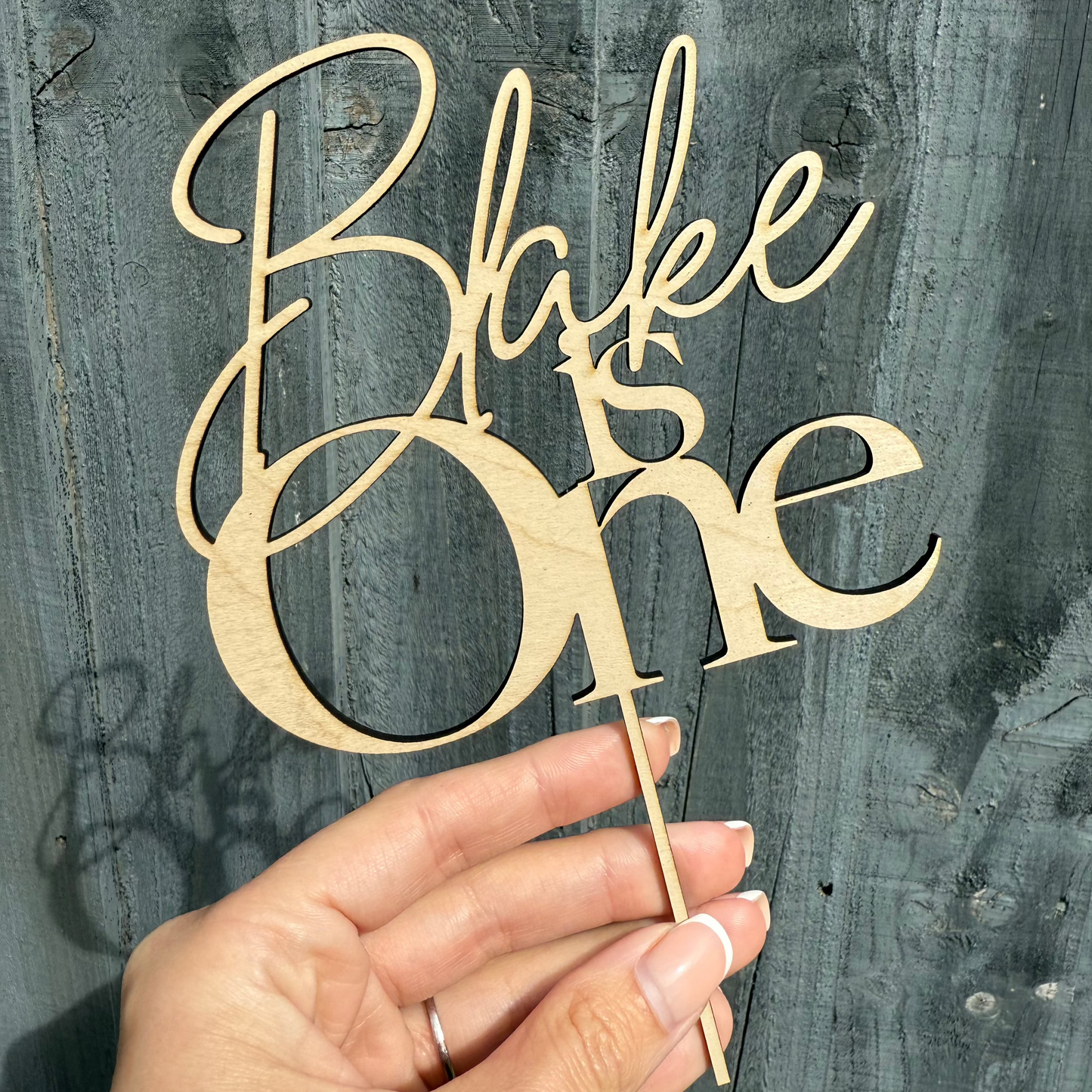personalised wooden cake topper in 3mm birchwood. reusable. recyclable. personalised name and age