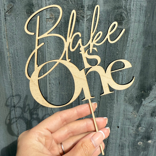 personalised wooden cake topper in 3mm birchwood. reusable. recyclable. personalised name and age